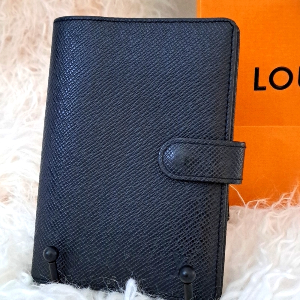 Louis Vuittontaiga Leather Small Agenda Pm Black